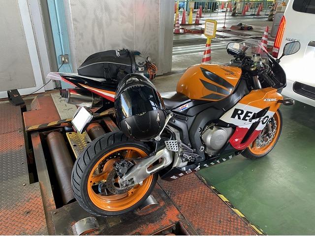 滋賀オートライフハノ　ホンダ「CBR1000RR」(SC57)の車検＆整備とオイル交換