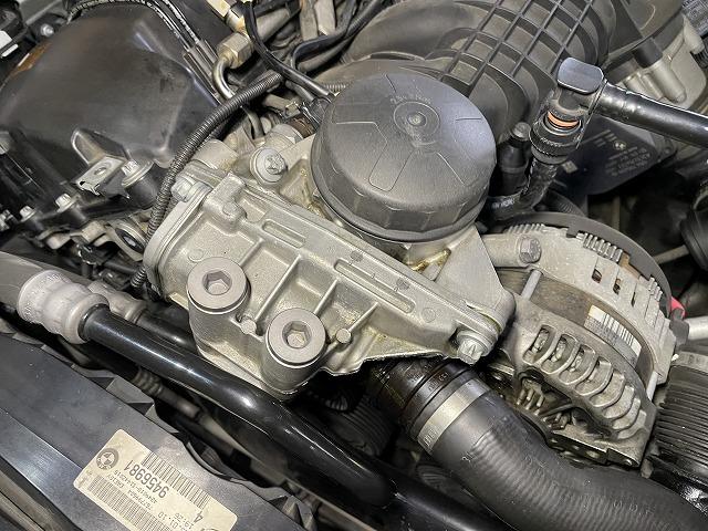 滋賀オートライフハノ　BMW Z4のカムカバー＆オイルエレメントハウジングのオイル漏れ修理