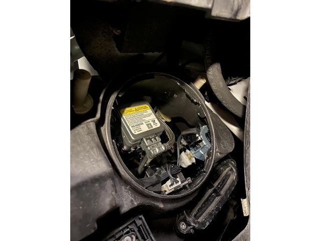 滋賀オートライフハノ　BMW220i(F22)の持込HID球の交換