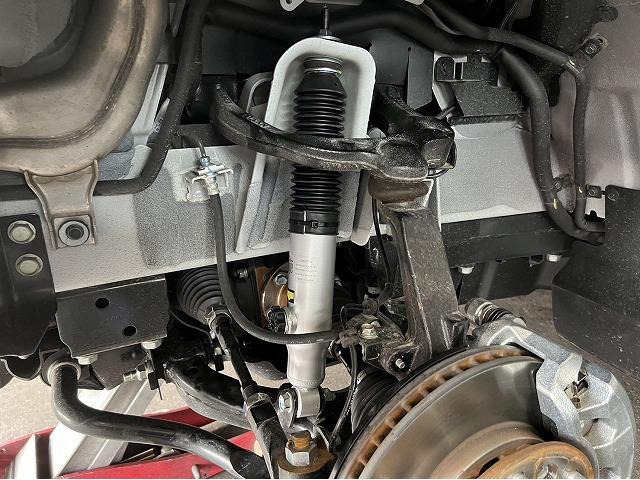 NISSAN キャラバン 純正ショックアブソーバー 新車外し品 - メルカリ