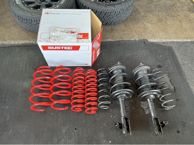 滋賀オートライフハノ RAV4(MXAA54)のリフトアップスプリング 滋賀オートライフハノ RAV4(MXAA54)のリフトアップスプリング