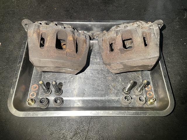 滋賀オートライフハノ　トヨタ「スープラ」(JZA80)のフロントキャリパーオーバーホール