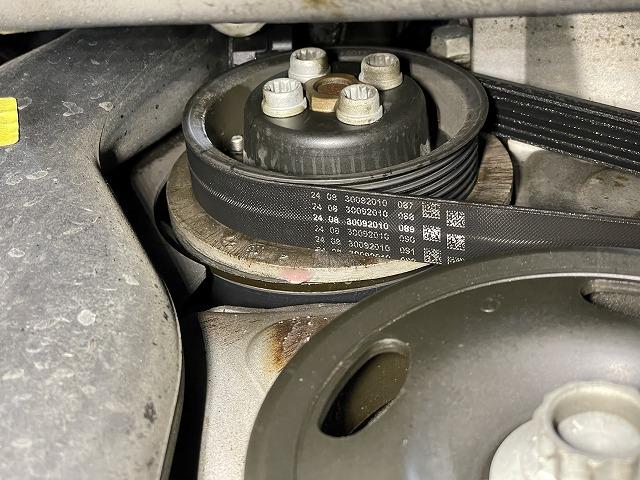 滋賀オートライフハノ　フォルクスワーゲン「トゥーラン」のウォーターポンプ交換