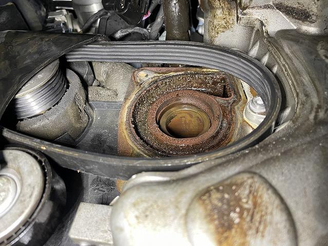 滋賀オートライフハノ　フォルクスワーゲン「トゥーラン」のウォーターポンプ交換