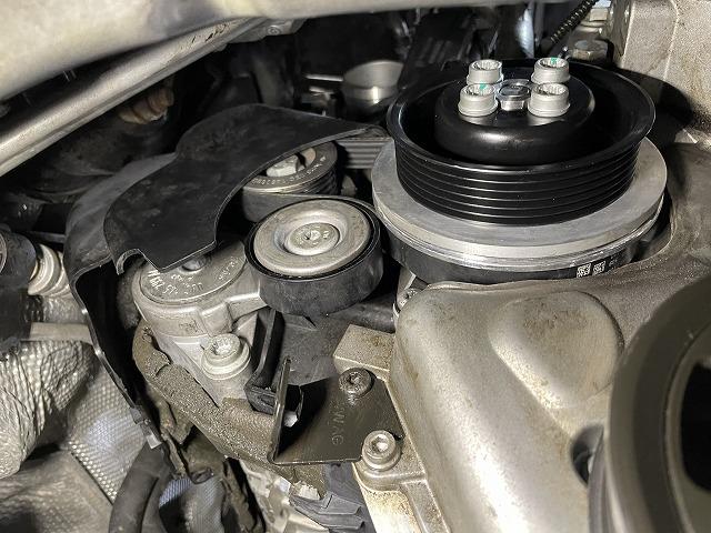 滋賀オートライフハノ　フォルクスワーゲン「トゥーラン」のウォーターポンプ交換