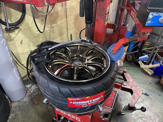 滋賀オートライフハノ　持込タイヤ交換18インチ４本（シバタイヤ）