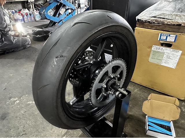 滋賀オートライフハノ カワサキ「ZX-25R」の持込タイヤ交換(前後 滋賀オートライフハノ カワサキ「ZX-25R」の持込タイヤ交換(前後