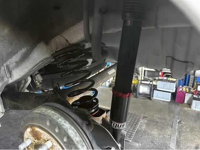 滋賀オートライフハノ ダイハツ「ミラ」(L275S)の車高調取り付け 滋賀オートライフハノ ダイハツ「ミラ」(L275S)の車高調取り付け