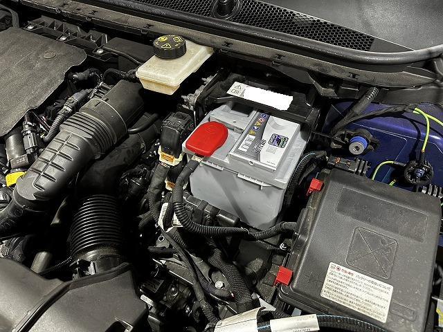 滋賀オートライフハノ　輸入車「プジョー308」のバッテリー＆オイル交換