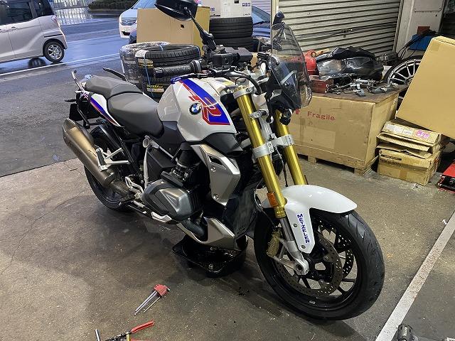 滋賀オートライフハノ　バイク「BMW R1250」の車検＆整備とオイル交換
