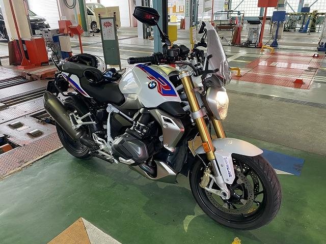 滋賀オートライフハノ　バイク「BMW R1250」の車検＆整備とオイル交換