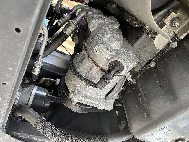 滋賀オートライフハノ　輸入車「プジョー308」のエアコンコンプレッサー交換