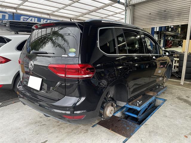 滋賀オートライフハノ　輸入車「VWトゥーラン」の持込スタッドレス交換4本（17インチ）