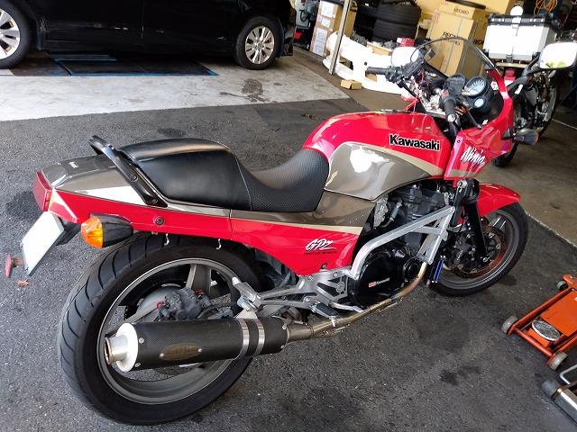 滋賀オートライフハノ　カワサキ「GPZ900Rニンジャ」の車検＆整備とフルード交換