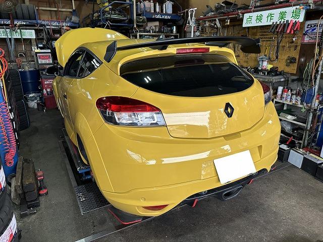 滋賀オートライフハノ　輸入車「ルノー メガーヌ3 RS」の車検＆整備とマフラー交換