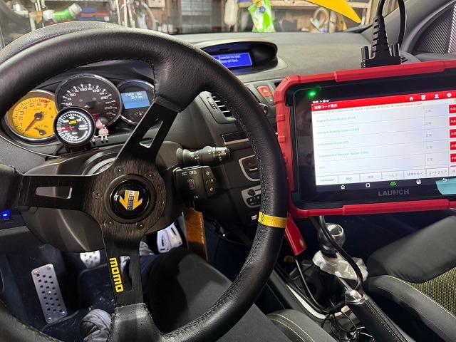 滋賀オートライフハノ　輸入車「ルノー メガーヌ3 RS」の車検＆整備とマフラー交換