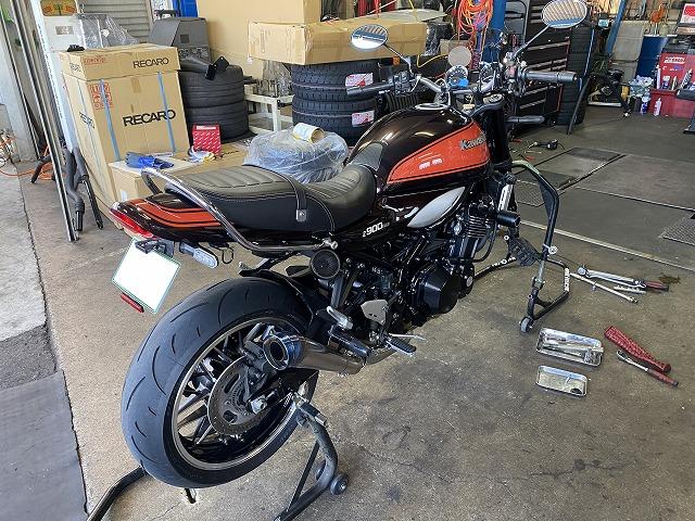 滋賀オートライフハノ カワサキ「Z900RS」の持込タイヤ交換(フロントのみ)