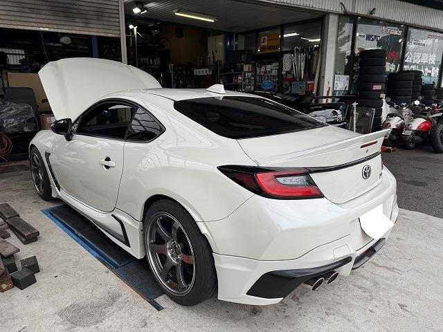 滋賀オートライフハノ トヨタ「GR86」(ZN8)の持ち込み3連追加メーター取付(オートゲージ)