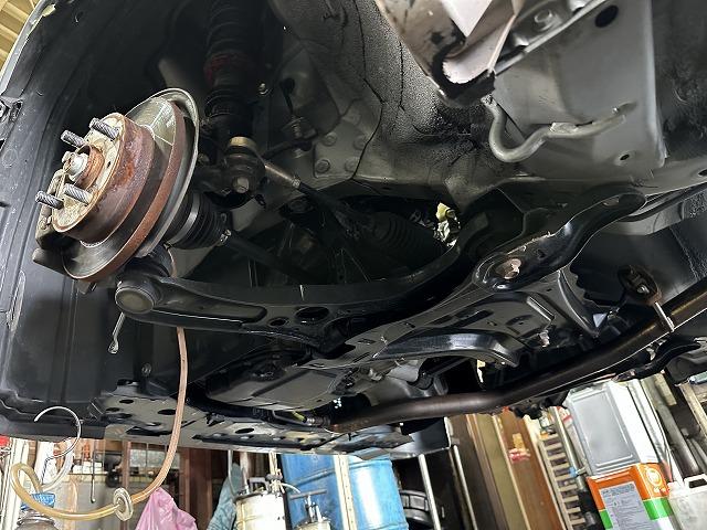 滋賀オートライフハノ　ダイハツ「ミラ イース」(LA300S)の車検＆整備と車高調整