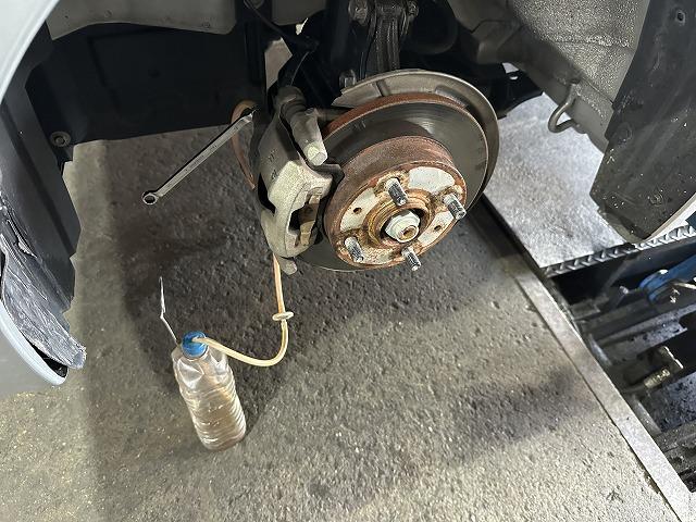 滋賀オートライフハノ　ダイハツ「ミラ イース」(LA300S)の車検＆整備と車高調整