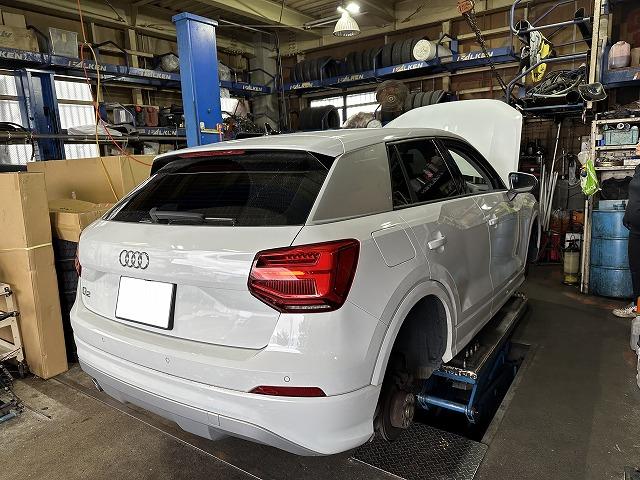 滋賀オートライフハノ 輸入車「アウディ Q2」の車検&整備とオイル交換