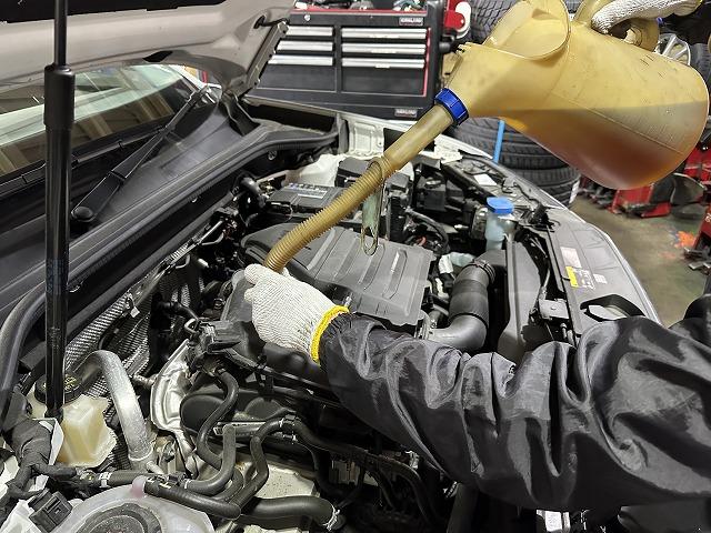滋賀オートライフハノ 輸入車「アウディ Q2」の車検&整備とオイル交換