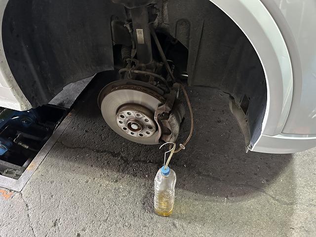 滋賀オートライフハノ 輸入車「アウディ Q2」の車検&整備とオイル交換