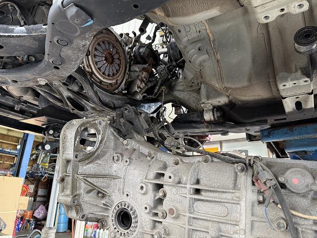 滋賀オートライフハノ　スバル「インプレッサワゴン」(GGA)のクラッチ交換