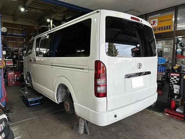 滋賀オートライフハノ　トヨタ「ハイエース」(200系)の車検＆整備とオイル交換