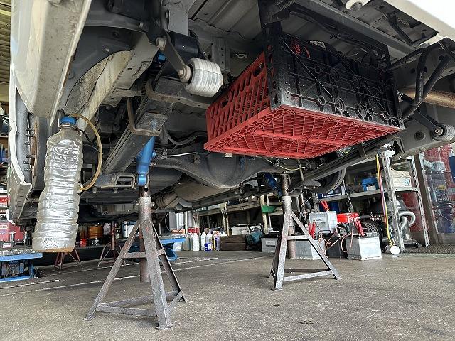 滋賀オートライフハノ　トヨタ「ハイエース」(200系)の車検＆整備とオイル交換