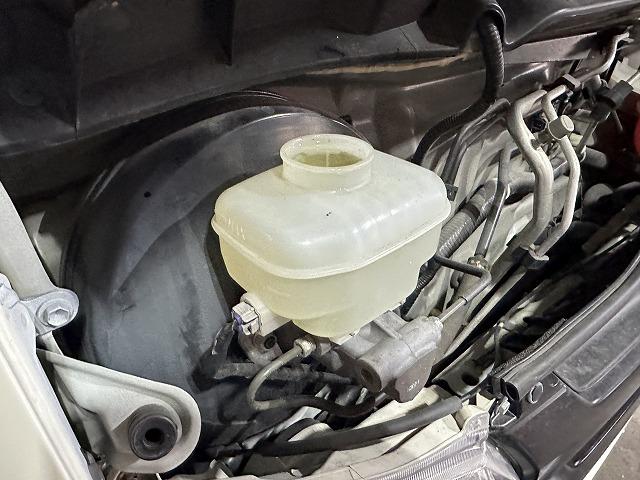 滋賀オートライフハノ　トヨタ「ハイエース」(200系)の車検＆整備とオイル交換