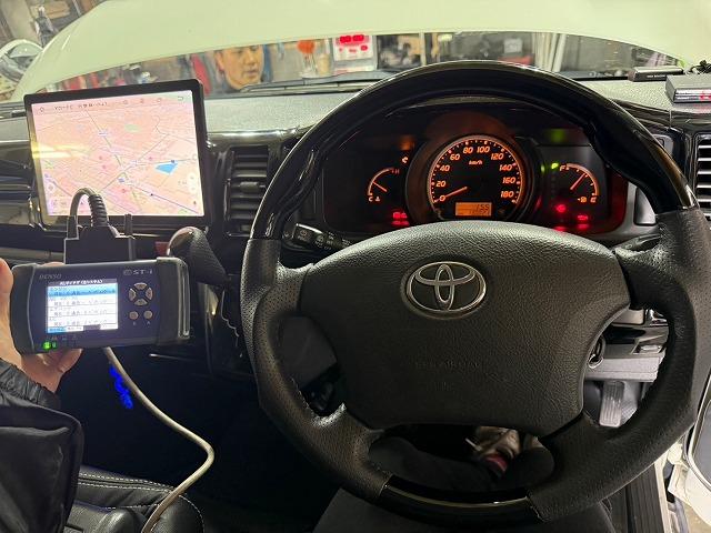 滋賀オートライフハノ　トヨタ「ハイエース」(200系)の車検＆整備とオイル交換