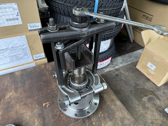 滋賀オートライフハノ　200系ハイエースの86用トルセンLSD交換（部品持ち込み）
