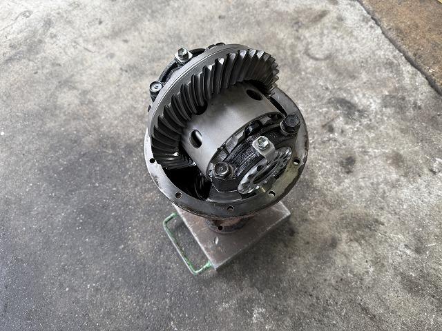 滋賀オートライフハノ　200系ハイエースの86用トルセンLSD交換（部品持ち込み）