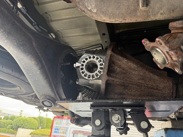 滋賀オートライフハノ　200系ハイエースの86用トルセンLSD交換（部品持ち込み）