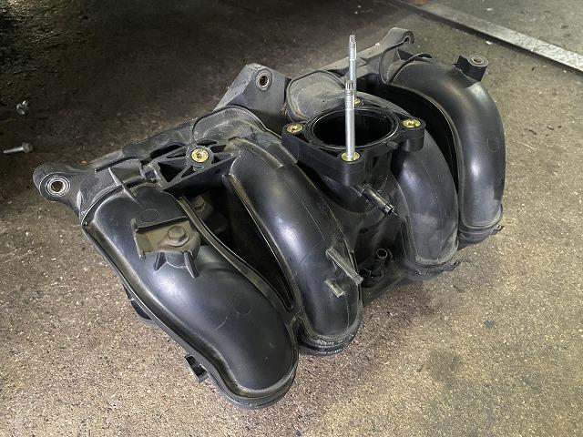 滋賀オートライフハノ　トヨタ「100系ハイエース」(１TRエンジン)の冷却水漏れ修理（ウォーターバイパスパイプ交換）※ガソリン車