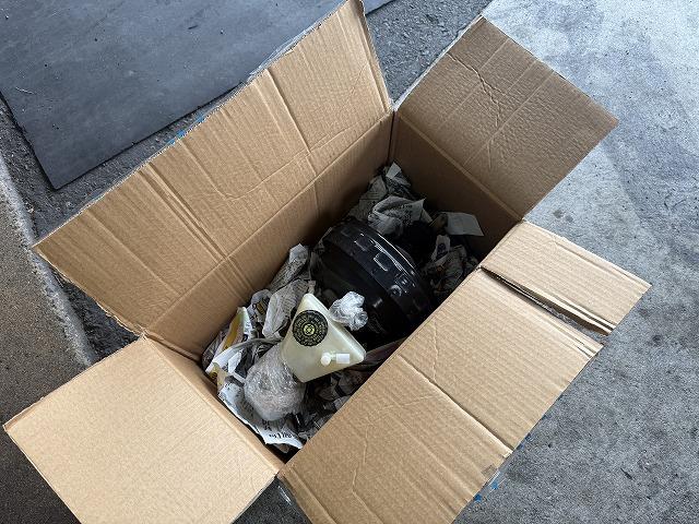 滋賀オートライフハノ　輸入車「ベンツ SLK320」(R170)のマスターバック交換（ブレーキブースター）