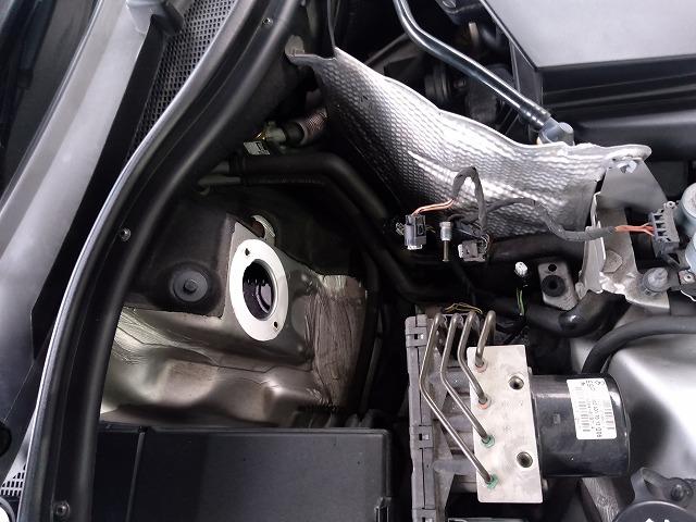 滋賀オートライフハノ　輸入車「ベンツ SLK320」(R170)のマスターバック交換（ブレーキブースター）