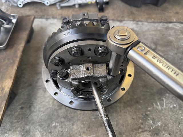 滋賀オートライフハノ　ホンダ「S2000」(AP2)のLSD交換(OS技研 デュアルコア)