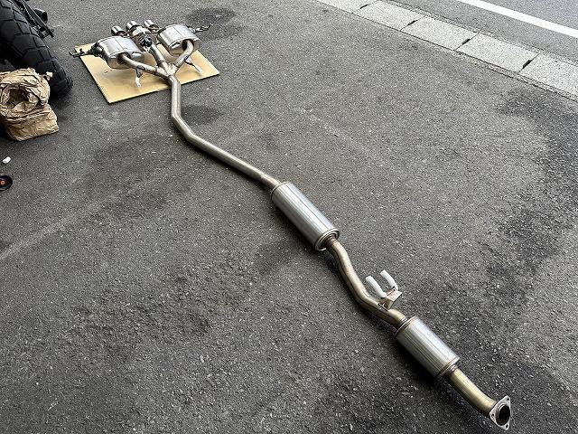 滋賀オートライフハノ　ホンダ「シビック タイプR」(FL5)の持込マフラー交換（HKS）
