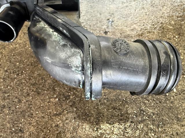 滋賀オートライフハノ　輸入車「MINI」(ZF16)の冷却水漏れ修理（サーモスタッドハウジング、ウォーターパイプ交換）