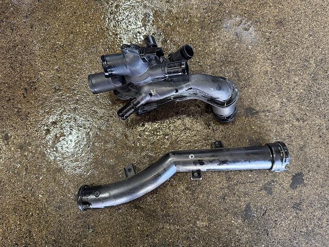 滋賀オートライフハノ　輸入車「MINI」(ZF16)の冷却水漏れ修理（サーモスタッドハウジング、ウォーターパイプ交換）