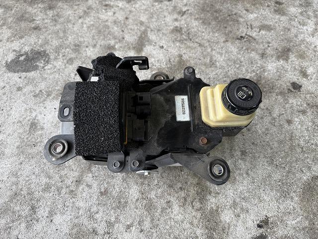 滋賀オートライフハノ　エルグランド(E52)のパワステポンプのOリング交換（オイル漏れ修理）