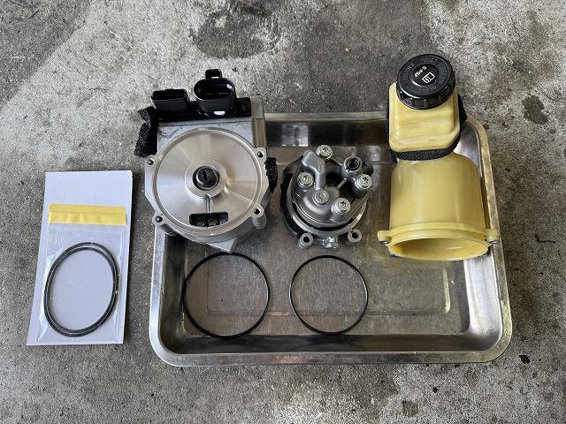 滋賀オートライフハノ　エルグランド(E52)のパワステポンプのOリング交換（オイル漏れ修理）