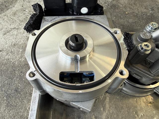 滋賀オートライフハノ　エルグランド(E52)のパワステポンプのOリング交換（オイル漏れ修理）