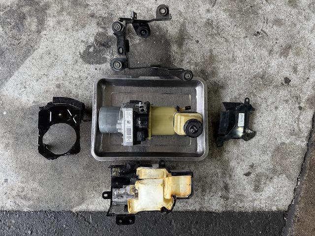 滋賀オートライフハノ　エルグランド(E52)のパワステポンプのOリング交換（オイル漏れ修理）