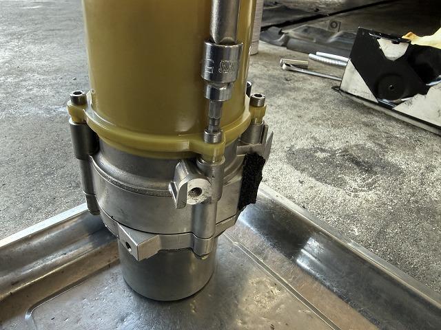 滋賀オートライフハノ　エルグランド(E52)のパワステポンプのOリング交換（オイル漏れ修理）