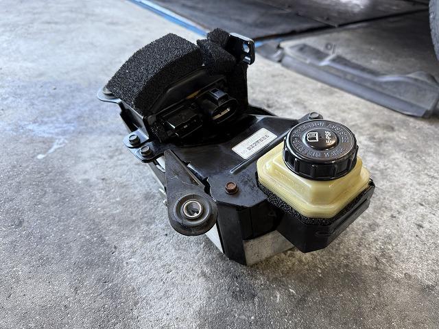 滋賀オートライフハノ　エルグランド(E52)のパワステポンプのOリング交換（オイル漏れ修理）