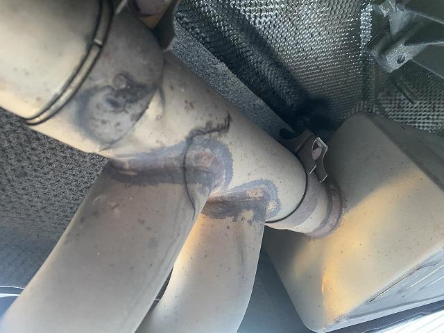 滋賀オートライフハノ　輸入車「ポルシェ ボクスター」のマフラー溶接修理