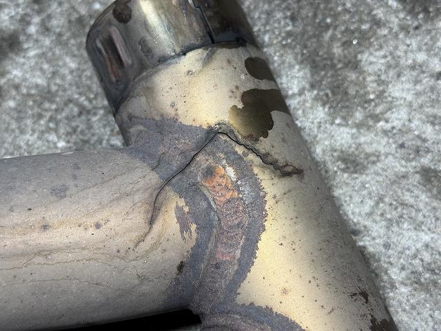 滋賀オートライフハノ　輸入車「ポルシェ ボクスター」のマフラー溶接修理